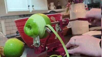 Enlace a Una máquina que pela una manzana en segundos