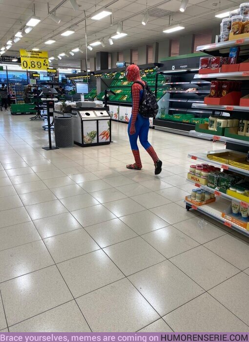 48697 - Hasta Spider-man sufre la locura de la gente comprando comida