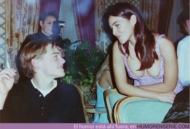 87392 - Leonardo di Caprio mirándole a los ojos a Monica Bellucci, en 1995