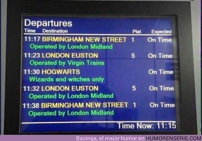 107220 - Un año más ocurre esto en la estación de King's Cross. Maravilloso. #BackToHogwarts  , por @Hogwartssite