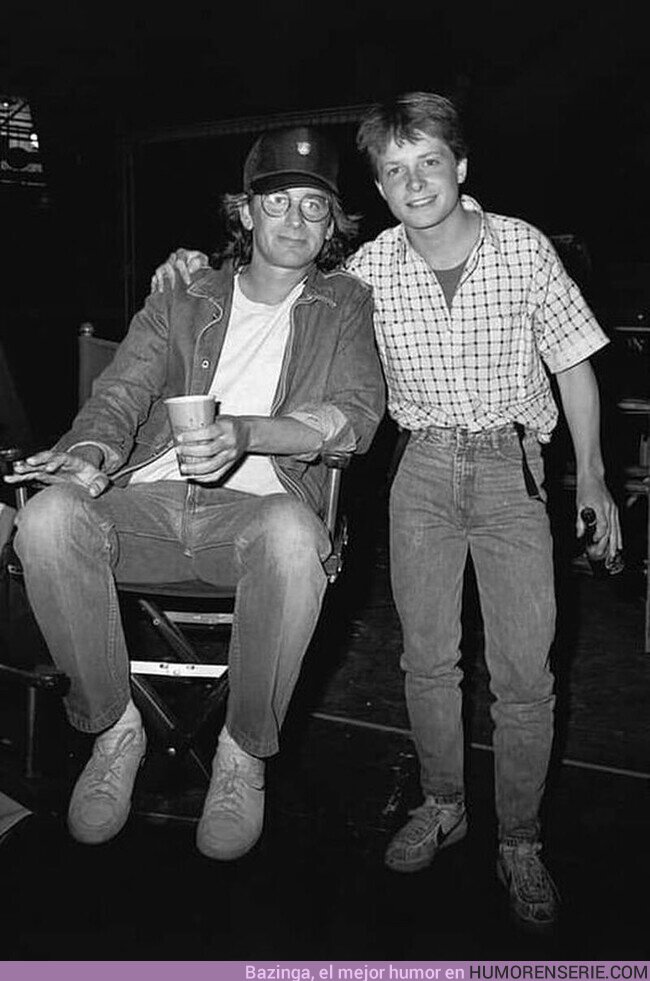 112461 - Steven Spielberg y Michael J Fox en el set de 'Regreso al futuro', 1984