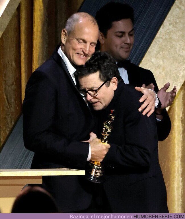 112885 - De las fotos del año, #MichaelJFox recibe un Oscar honorífico por su lucha contra el párkinson.Quiero llorar fuertemente, por @SitoCinema