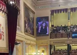 El secretario general del PP en Madrid se indigna por esta pantalla en el Congreso