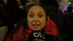 Esta chica entra en locura pidiendo libertad para España en la Calle Ferraz