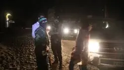 Así se despide un combatiente de Hamás de la gente retenida por ellas tras ser liberados