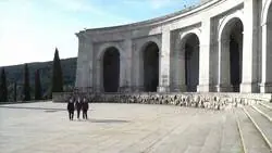 El verdadero motivo de la visita de Pedro Sánchez al Valle de los Caídos