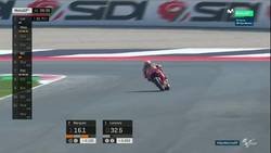 Enlace a Márquez se cae y sale corriendo para coger la segunda moto antes de acabar la Q2