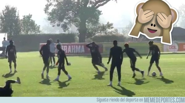1052947 - Neymar humilla en un rondo a Filipe Luis y éste le declara la guerra