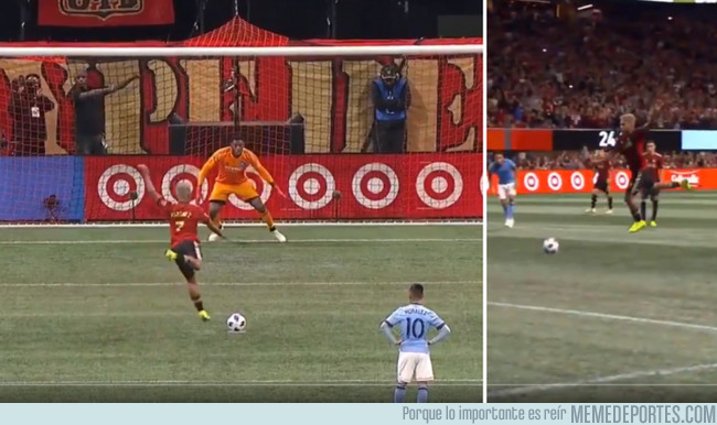 1056283 - El venezolano Josef Martinez, del Atlanta, lanza los penaltis de la forma más rara que habrás visto nunca