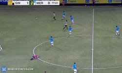 Enlace a A esta árbitro de la segunda división mexicana le pilló un calambre y tuvieron que retirarlo del partido