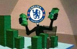 Enlace a Directivos del Chelsea viendo jugar a Hazard y Courtois