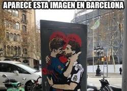 Enlace a Una obra de arte en Barcelona a favor de un Clásico pacífico