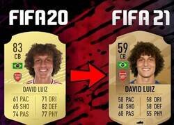 Enlace a David Luiz va a sufrir una dura bajada, por @poi_fifa