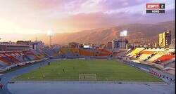 Enlace a Descansa y admira la hermosa vista del Estadio Felix Capriles de Bolivia en el regreso de la Copa Libertadores.