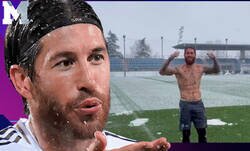 Enlace a Atención a las respuestas que le están llegando a Sergio Ramos tras salir sin camiseta en pleno temporal de frío