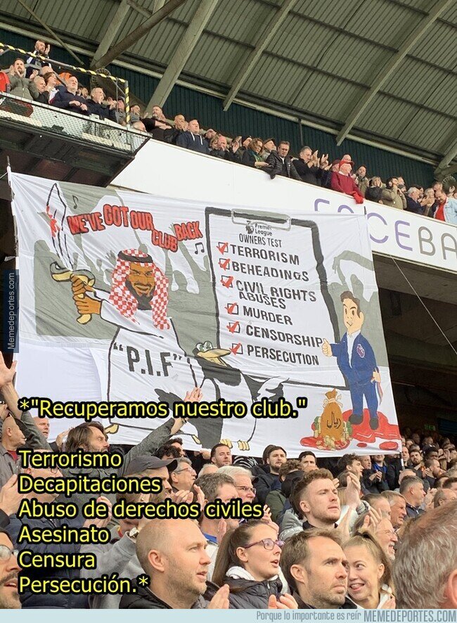 1147264 - Fans del Crystal Palace mostraron esta polémica pancarta en la visita del Newcastle