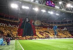 Enlace a Una vez más el Galatasaray dándonos cátedra de como se hace un tifo