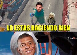 Enlace a Messi siendo Messi y con su magia desaparece