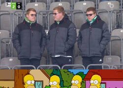 Enlace a Un aficionado del Wolfsburgo se metió en la hamaca de Homer