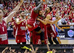 Enlace a Doble ascenso en fútbol y en basket para la ciudad de Girona