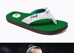 Enlace a Las sandalias que usará Bale este verano