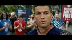 Enlace a Fans del United cantando 'Viva Ronaldo' después de que Cristiano se perdiera toda la pretemporada y le rogara a media Europa que le fichara.