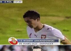 Enlace a Cuando hace 15 años debutó Lewandowski con Polonia y en TV dijeron que era defensa