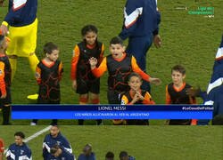 Enlace a Así reaccionaron los niños en Israel al ver a Leo Messi