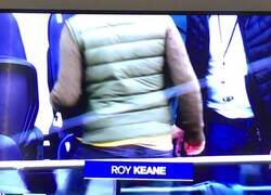 Enlace a Roy Keane deja pagando a un fan que quería un autógrafo
