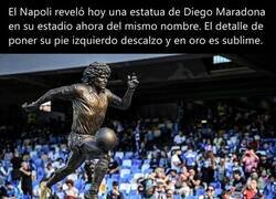 Enlace a La nueva estatua de Maradona en Nápoles