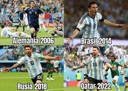 Enlace a Cuarto mundial de Messi anotando