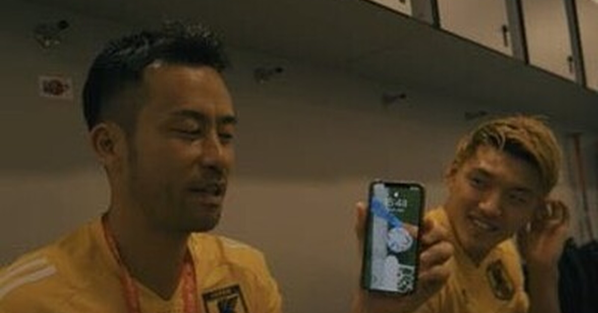 [ MEMEDEPORTES ] A que no adivinas el protector de pantalla que tiene