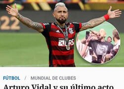 Enlace a Arturo Vidal volvió a abrir demasiado la boca