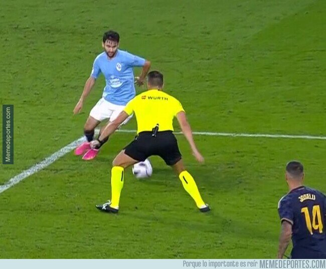 1194694 - ¿Alguien sabe por qué el árbitro estaba defendiendo para el Madrid?
