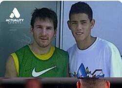 Enlace a El jugador que escupió a Messi llegó a pedirle una foto hace 10 años. Los cuervos y eso...