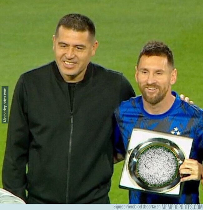 1198936 - Riquelme le regaló a Messi un punto penal para que no olvide el último mundial