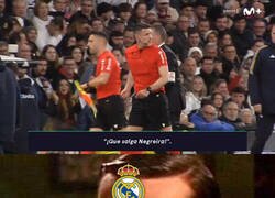 Enlace a Lo que cantó el Bernabéu con la lesión del árbitro