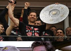Enlace a Xabi Alonso destrona al Bayern de la Bundesliga