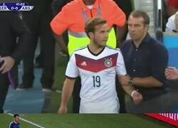 Enlace a ¿Sabías que fue Flick quien le dio las instrucciones a Gotze en la final de 2014?