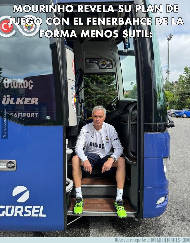 1206600 - Mourinho y el bus
