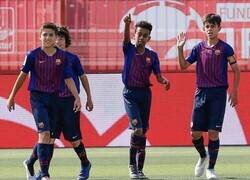 Enlace a Estos tres niños juegan juntos en Mestalla en el debut de Flick