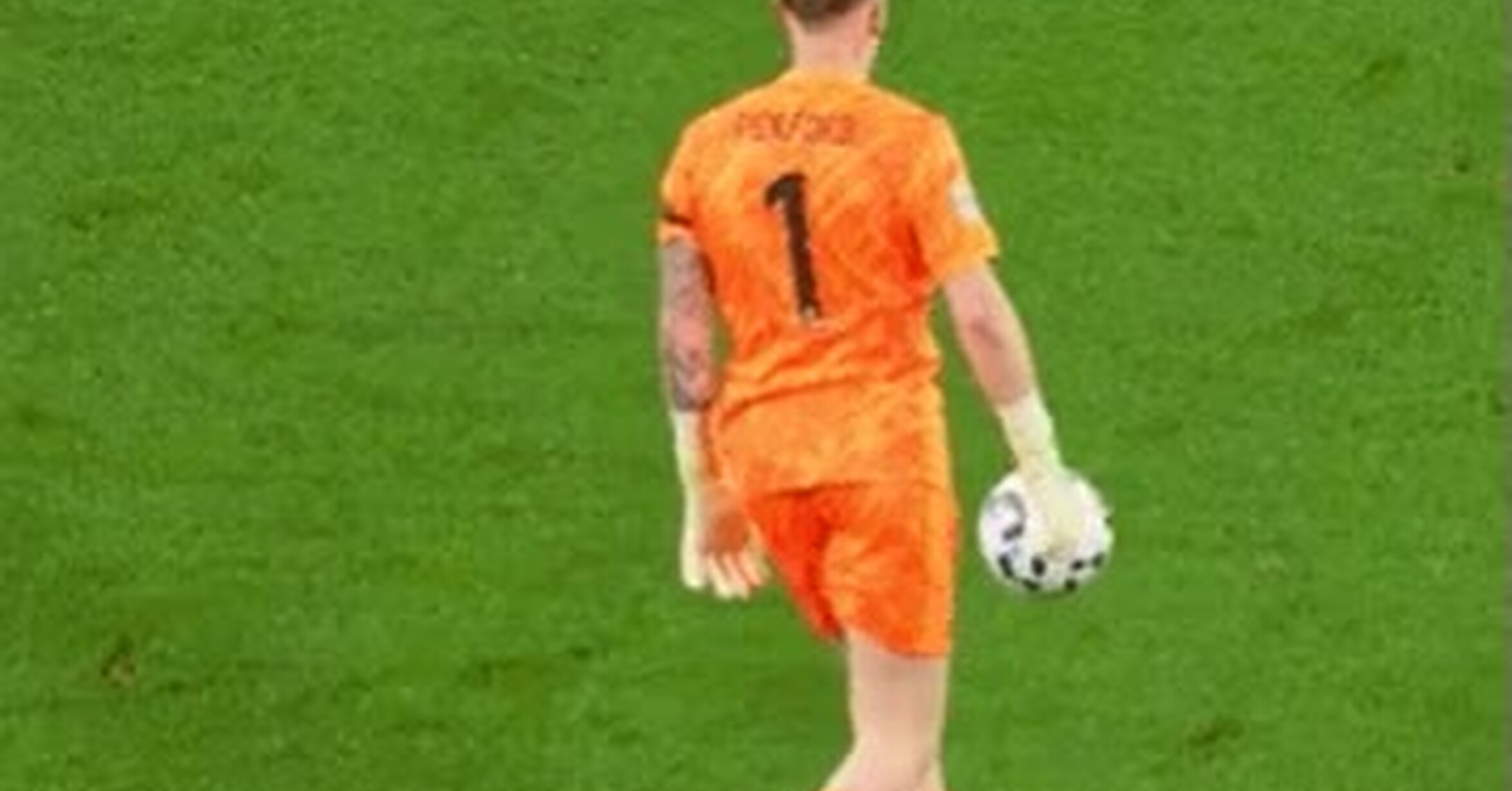 [ MEMEDEPORTES ] ¿Cómo un futbolista profesional puede ser tan nulo con