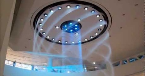 No tengo tele! / Fuente de agua y luz desde el techo dentro de un ... No tengo tele! / Fuente de agua y luz desde el techo dentro de un ...