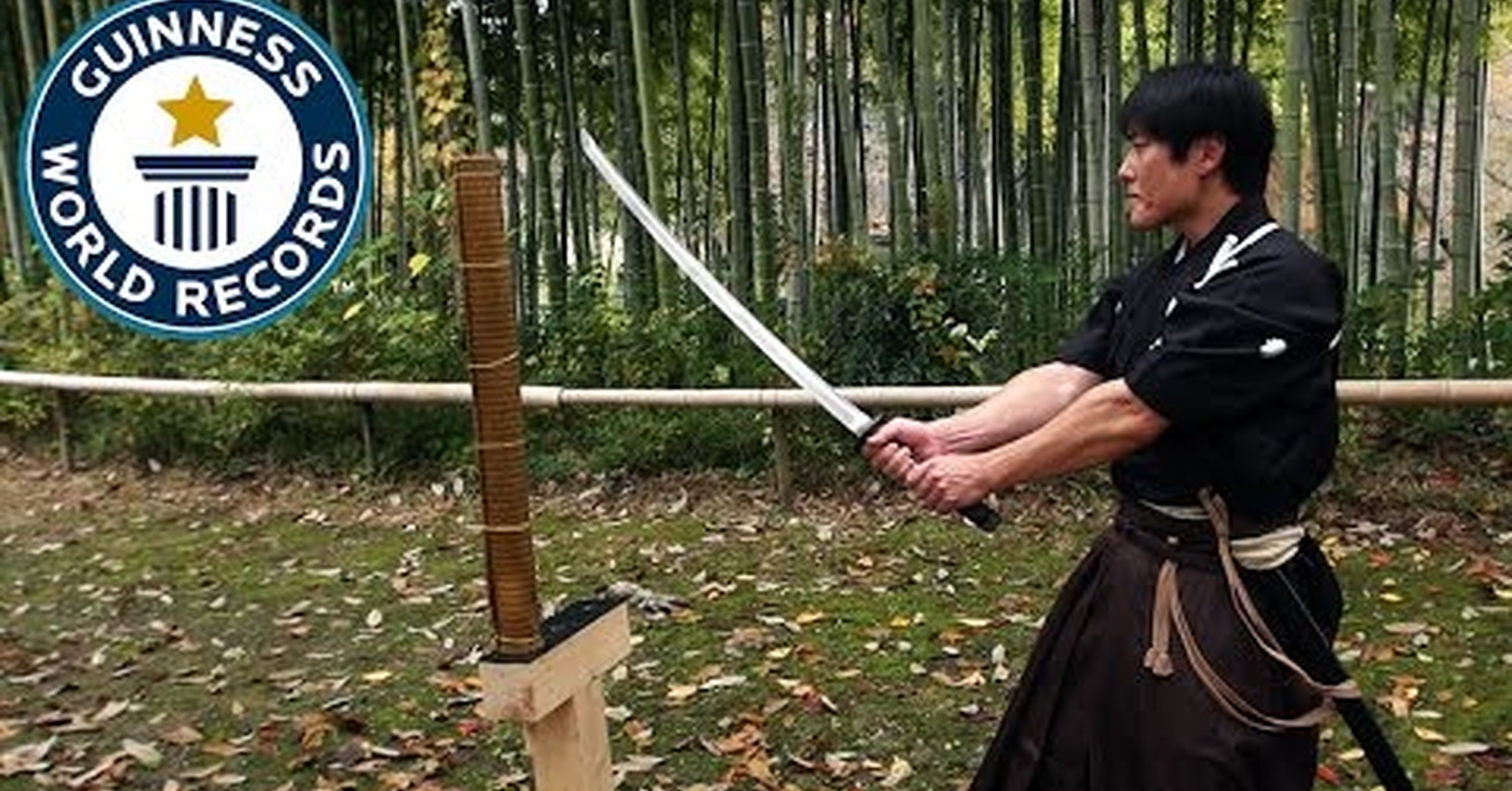Я продолжу рубить мечом и без руки. Мачии Исао катана. Человек с катаной в руках. Человек с катаной в ножнах. Меч самурая в руке.