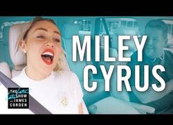 Enlace a Miley Cyrus se sube al Carpool de James Corden y se lo pasa en grande