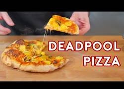 Enlace a Esta es la forma de hacer la deliciosa pizza que hemos podido ver en Deadpool