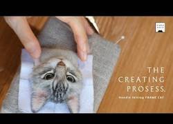 Enlace a El espectacular trabajo de este artesano que imprime a mano en 3D a tu gato