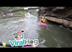 Enlace a Cabriolas en el río a bordo de un kayak