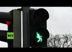 Enlace a Elvis aparece en los semáforos alemanes
