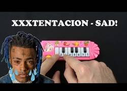 Enlace a Sad de XXXTentacion tocada con instrumentos raros
